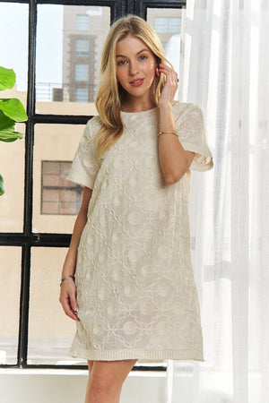 Applique Round Neck Short Sleeve Shift Dress