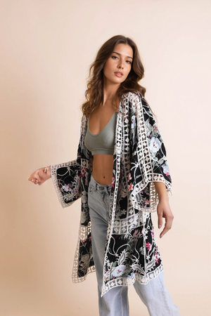 Heriloom Embroidered Kimono One Size / Black