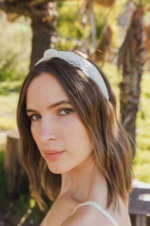 Embroidered Floral Knot Headband – Elegant and Stylish