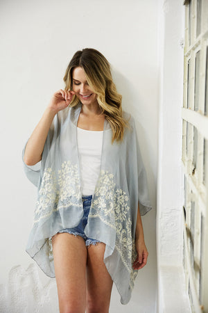 Chic Embroidered Kimono – Sophisticated Floral Design