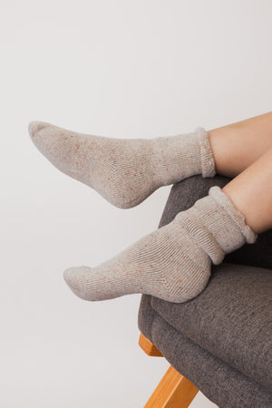 Thick Knit Crew Socks for Ultimate Fall & Winter Warmth 🧦