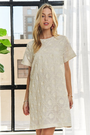 Applique Round Neck Short Sleeve Shift Dress