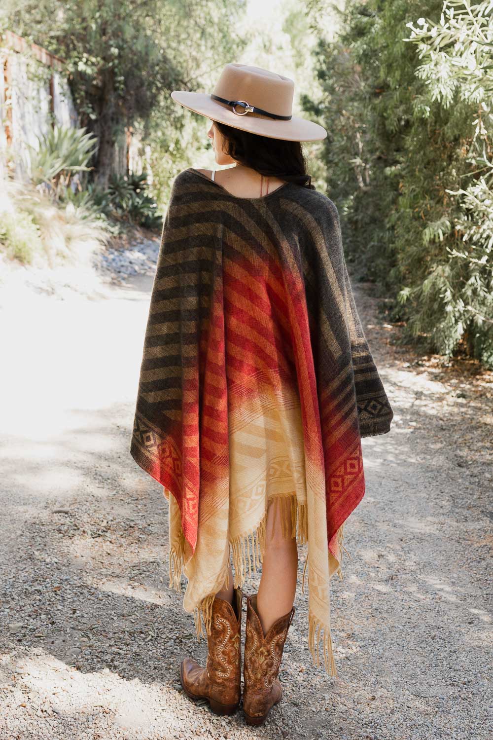 Bohemian Style Color Blend Tassel Serape Ponchos Berry