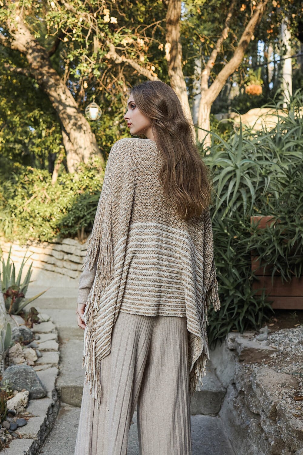 Boucle Knit Poncho Ponchos Leto Collection Mocha 