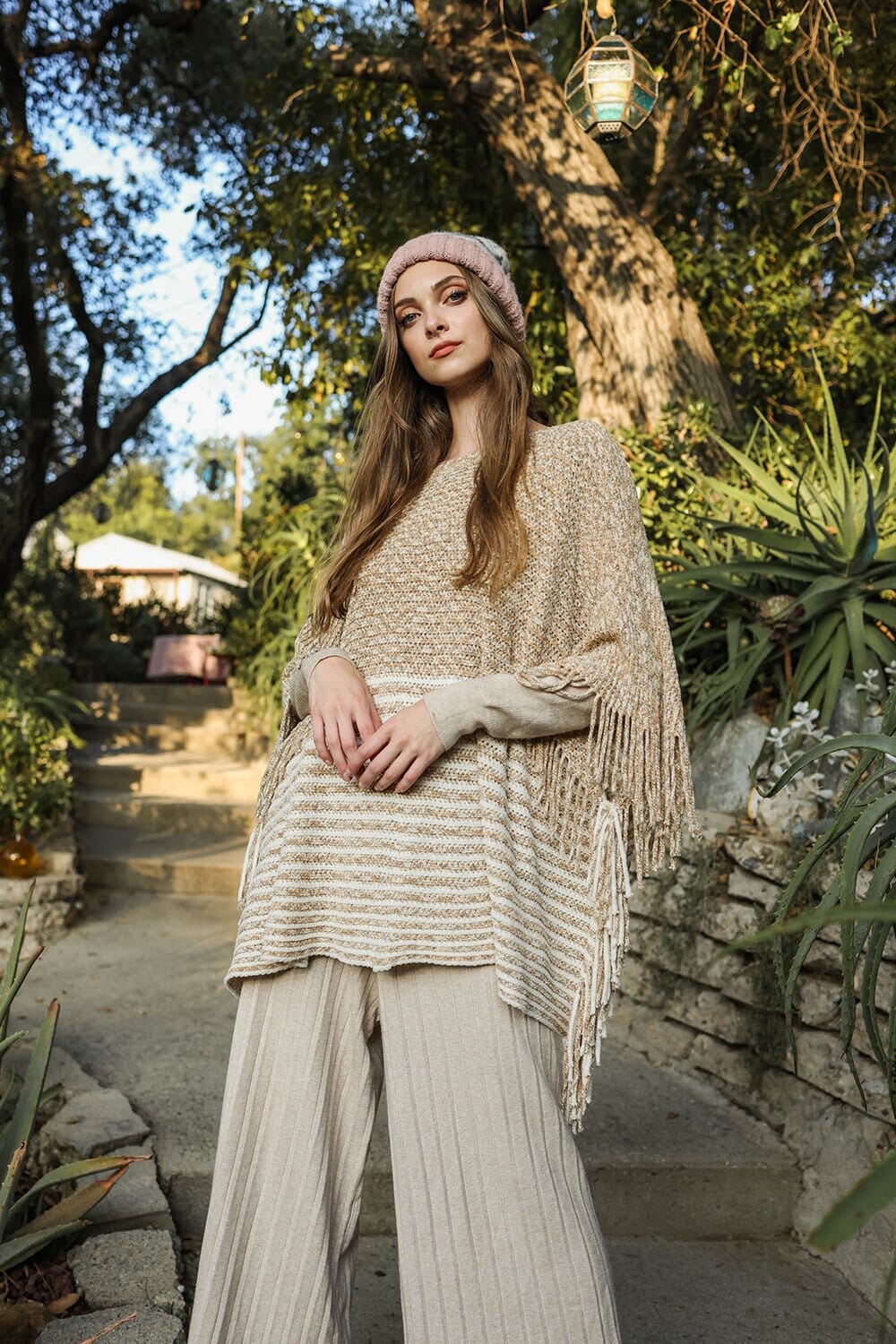 Boucle Knit Poncho Ponchos Leto Collection Mocha 