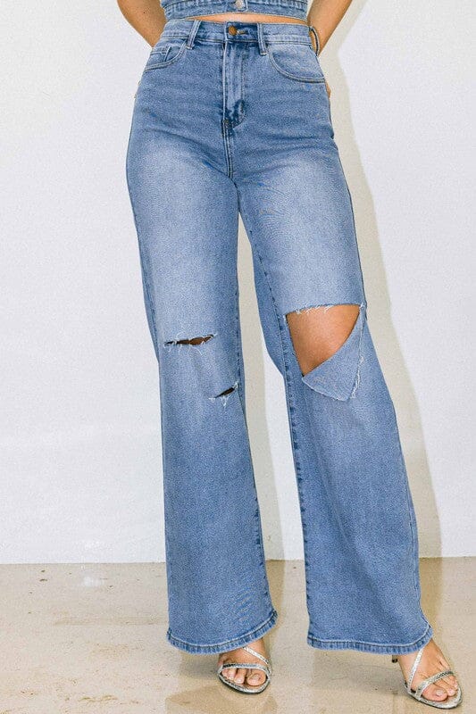 DISTRESSED WIDE CUT STRAIGHT LEG JEANS - Knitted Belle Boutique